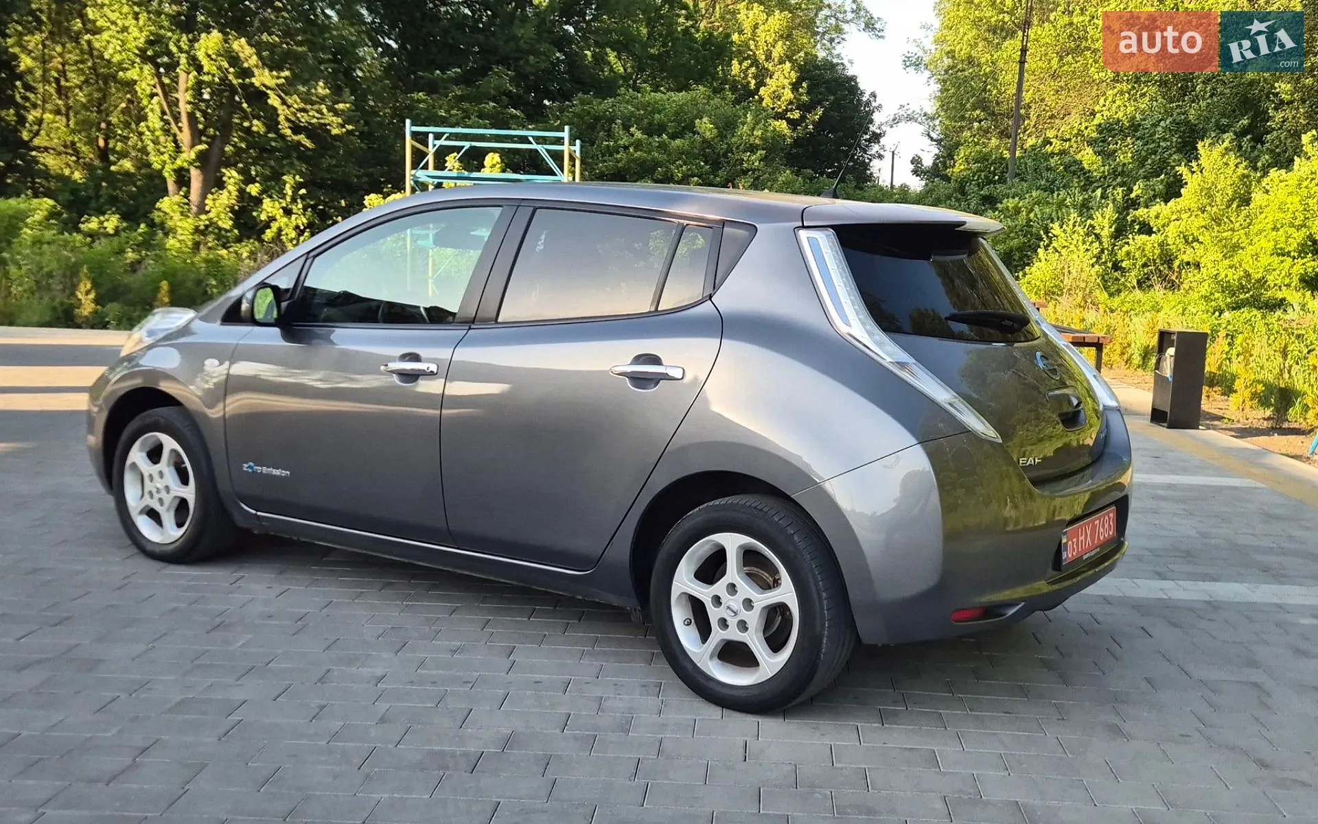 2015 Nissan Leaf - мініатюра 11