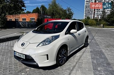 Хэтчбек Nissan Leaf 2017 в Львове