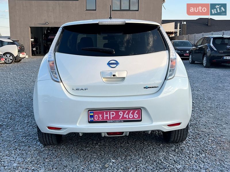 Хэтчбек Nissan Leaf 2015 в Ровно
