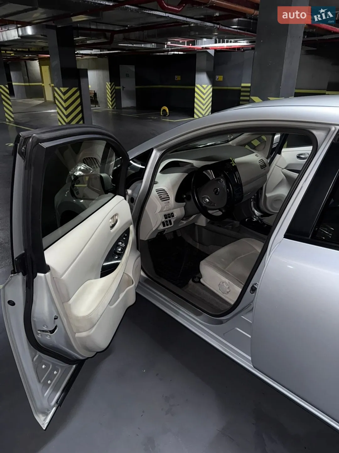 2011 Nissan Leaf - мініатюра 10