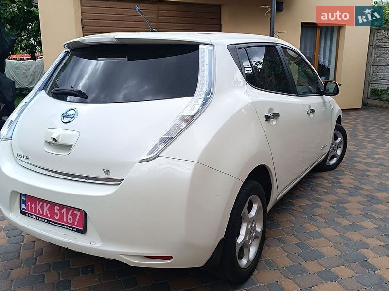 Хэтчбек Nissan Leaf 2014 в Ровно