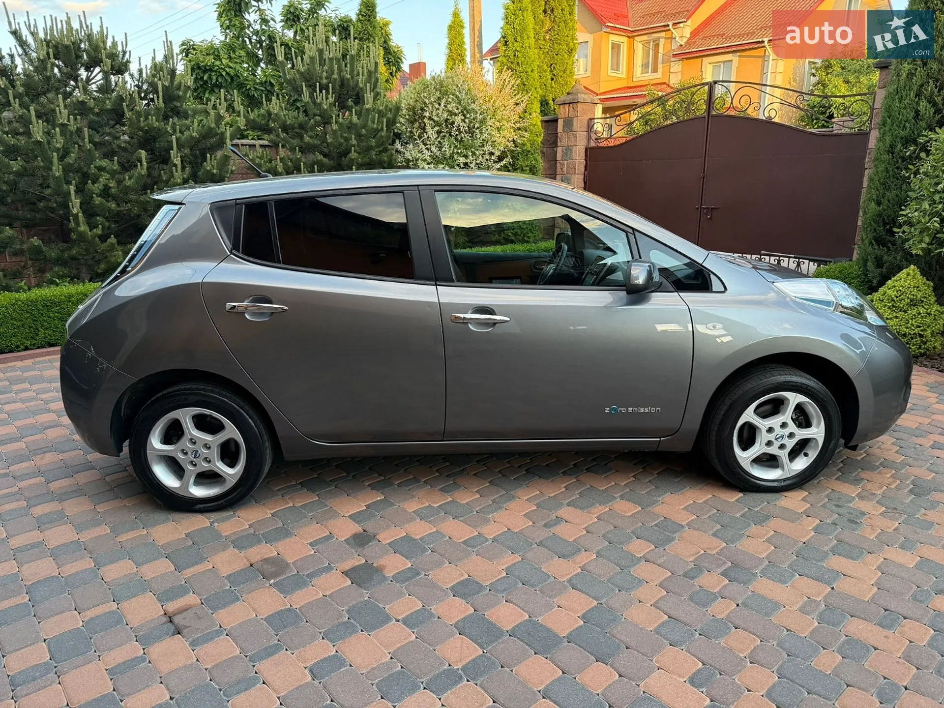 2014 Nissan Leaf - мініатюра 12