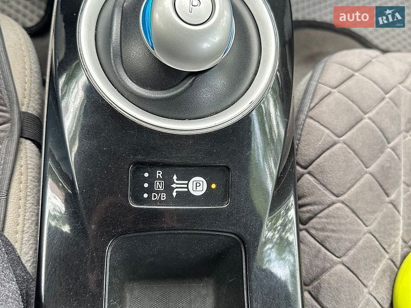 Хэтчбек Nissan Leaf 2015 в Ирпене