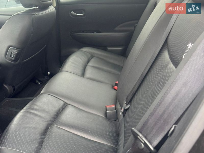 Хэтчбек Nissan Leaf 2015 в Житомире