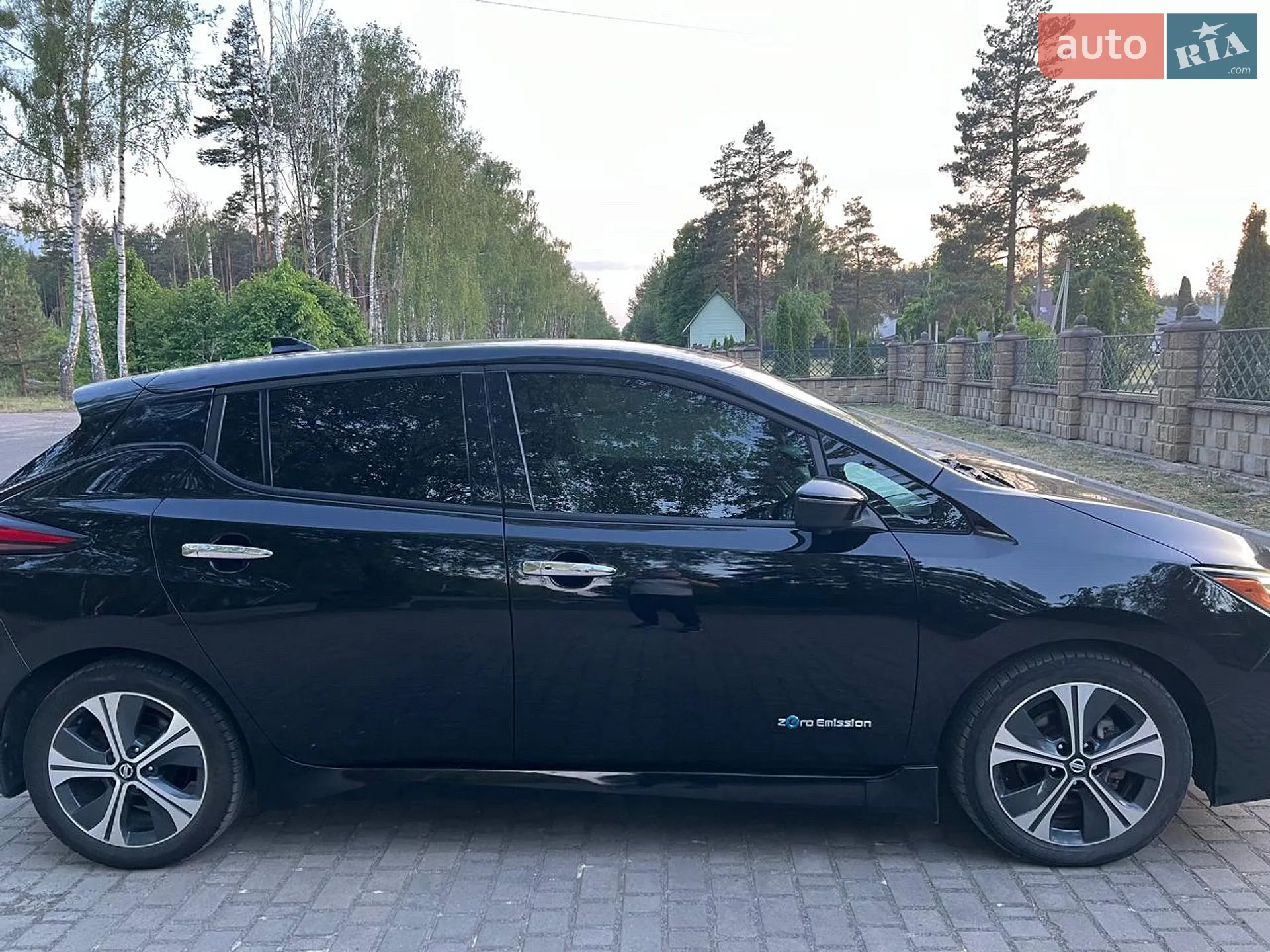 2017 Nissan Leaf - мініатюра 2