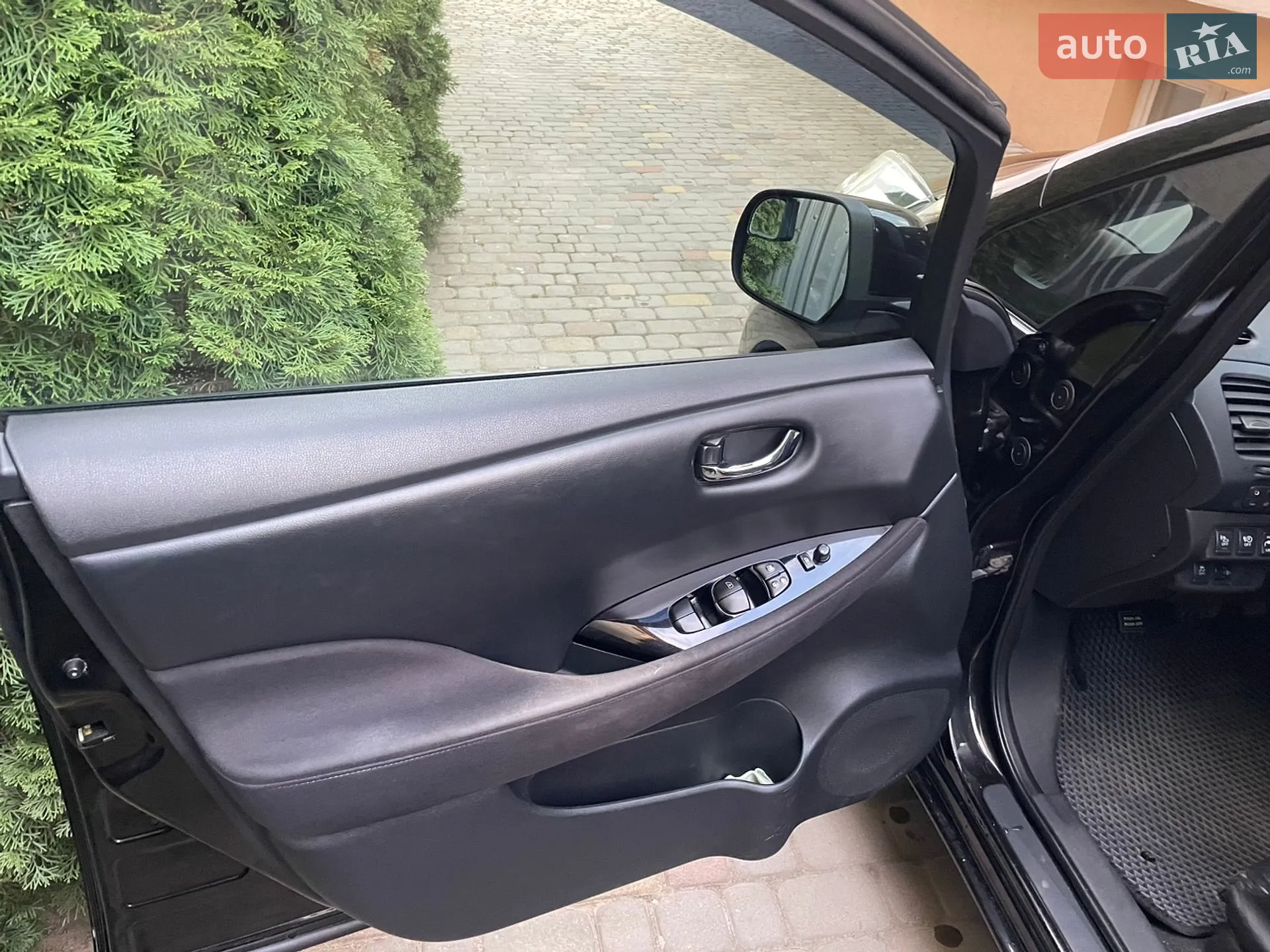 2013 Nissan Leaf - мініатюра 10