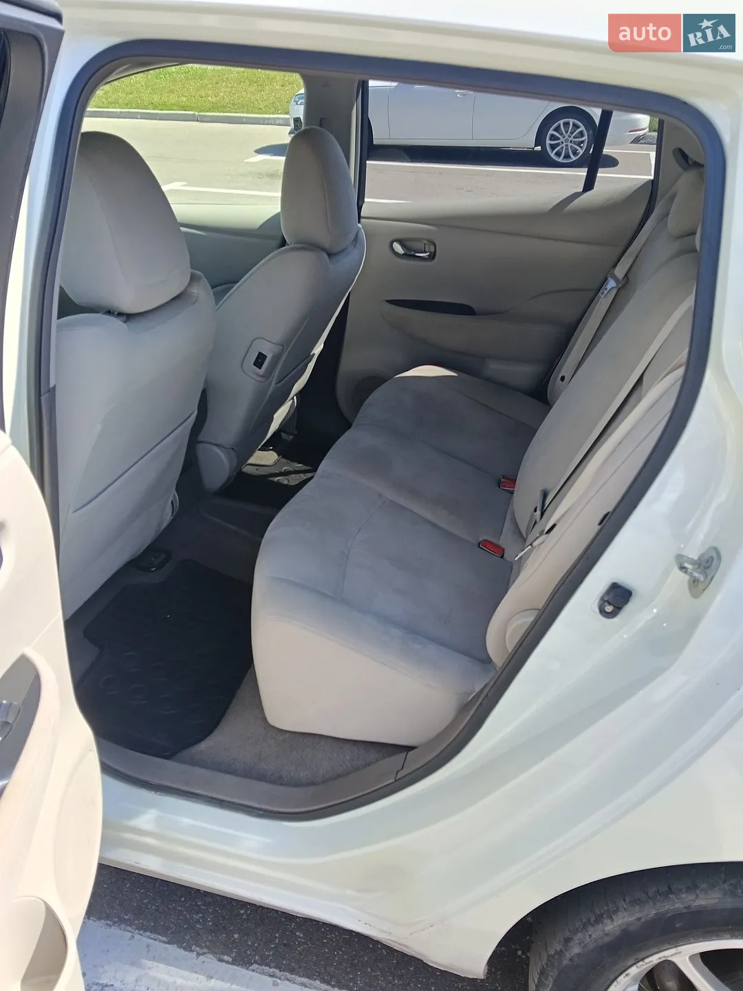 2011 Nissan Leaf - мініатюра 14