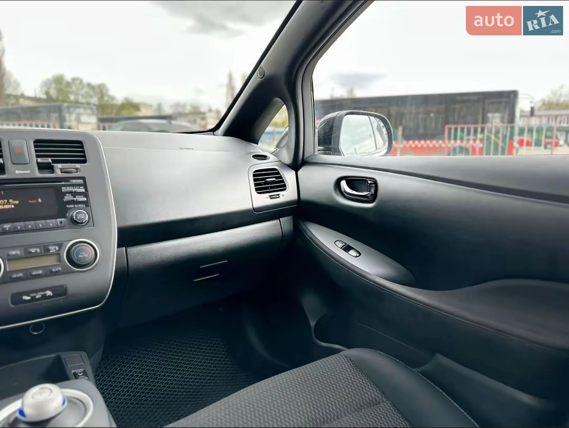 2013 Nissan Leaf - мініатюра 11