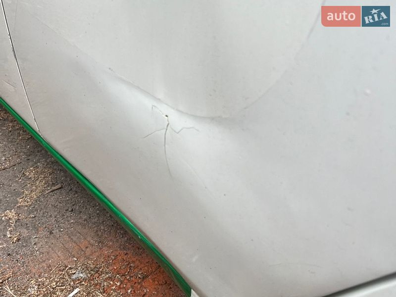 Хэтчбек Nissan Leaf 2015 в Днепре