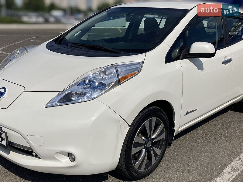 Хетчбек Nissan Leaf 2015 в Києві