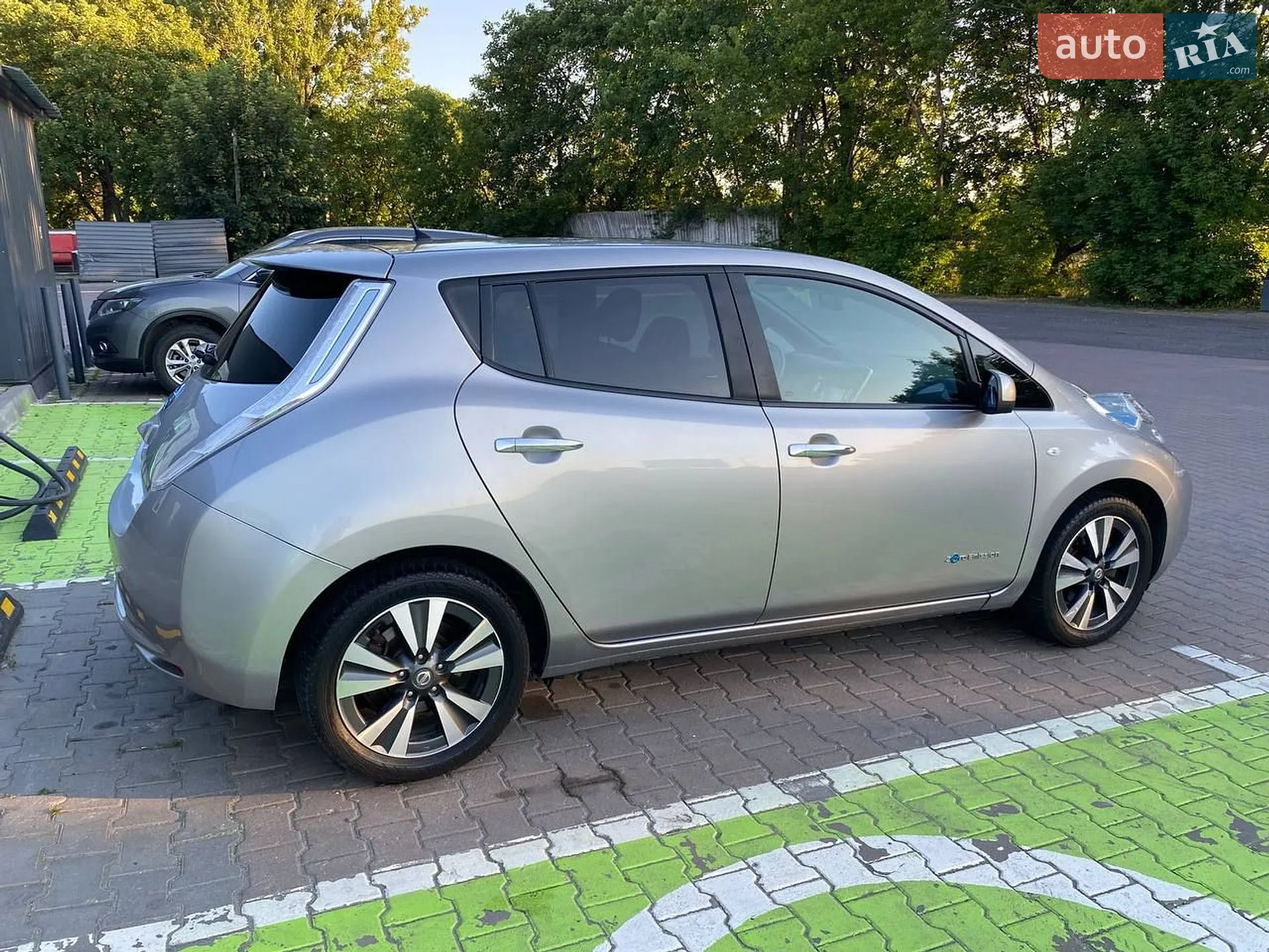2017 Nissan Leaf - мініатюра 12