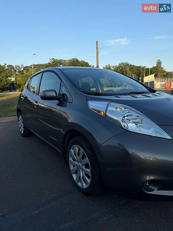 2015 Nissan Leaf - мініатюра 11