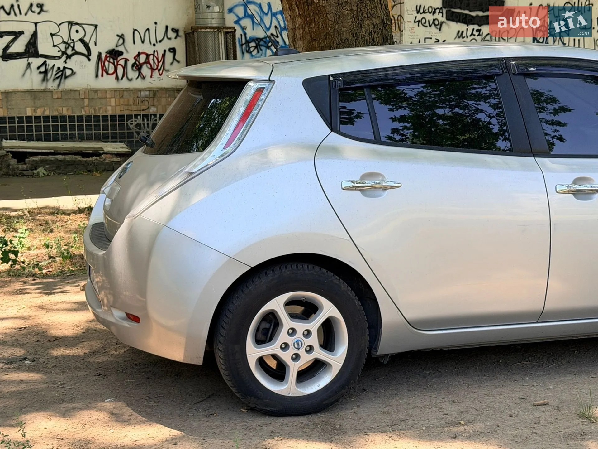 2010 Nissan Leaf - мініатюра 9