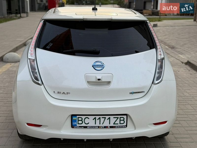 Хэтчбек Nissan Leaf 2013 в Львове