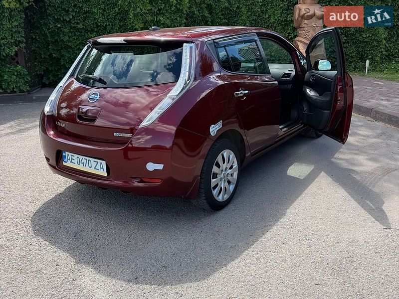 Хетчбек Nissan Leaf 2016 в Дніпрі фото 18 Хетчбек Nissan Leaf 2016 в Дніпрі