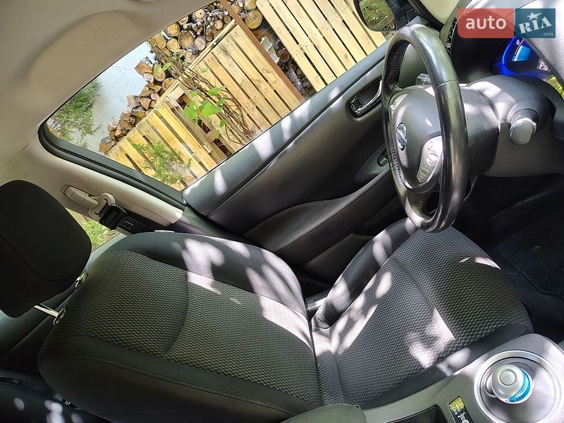 Хэтчбек Nissan Leaf 2014 в Ивано-Франковске