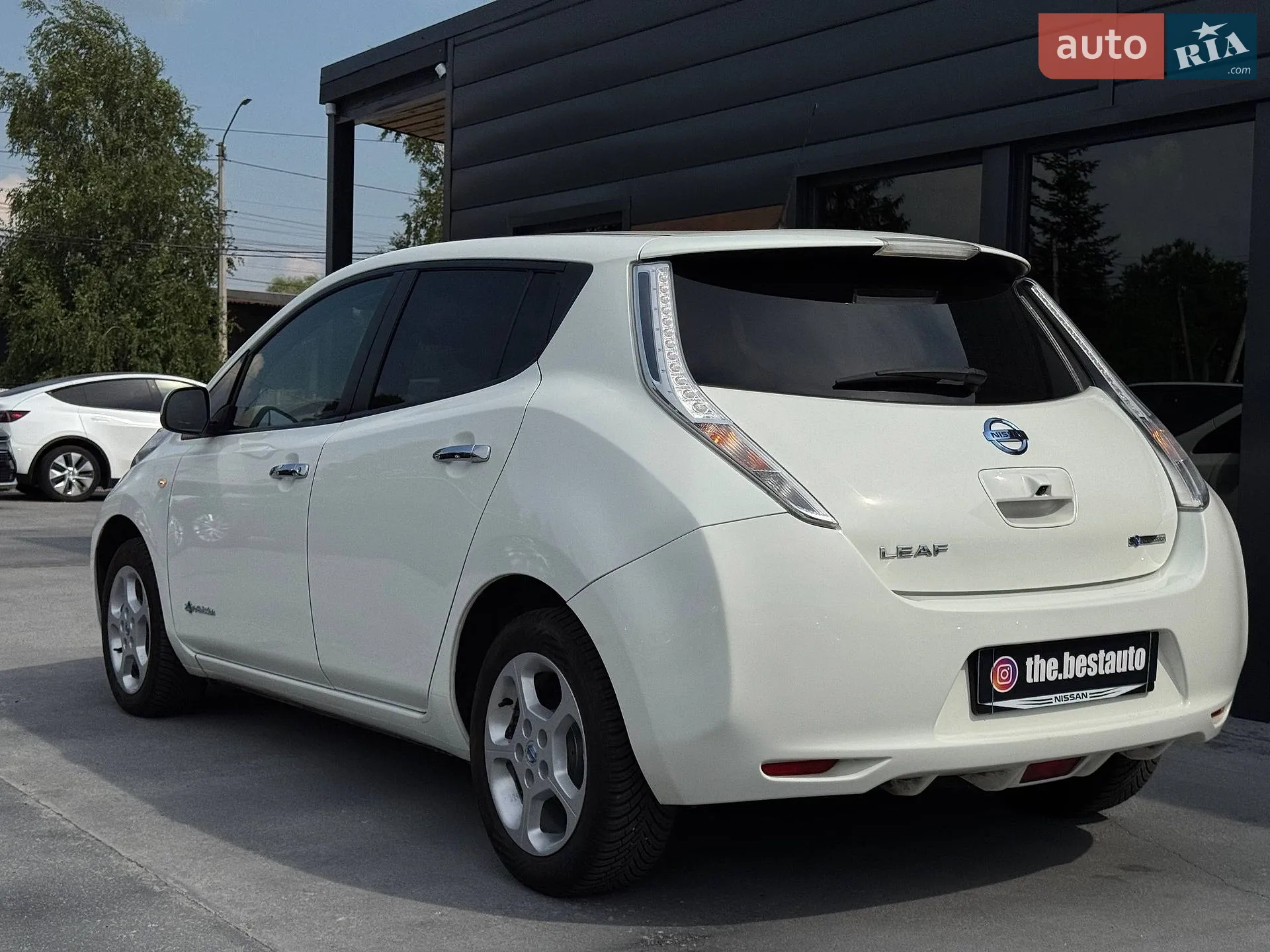 2016 Nissan Leaf - мініатюра 16