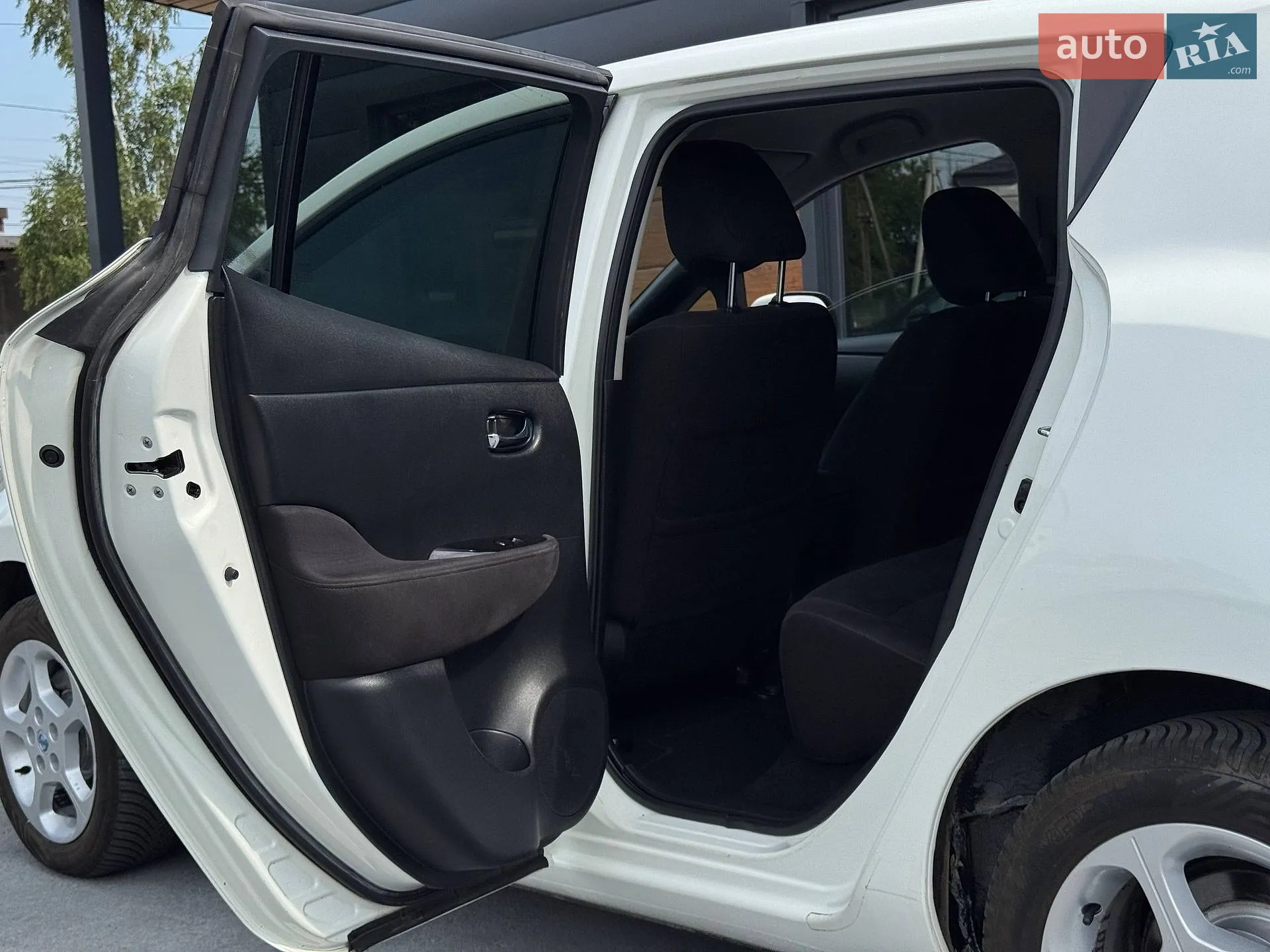 2016 Nissan Leaf - мініатюра 44
