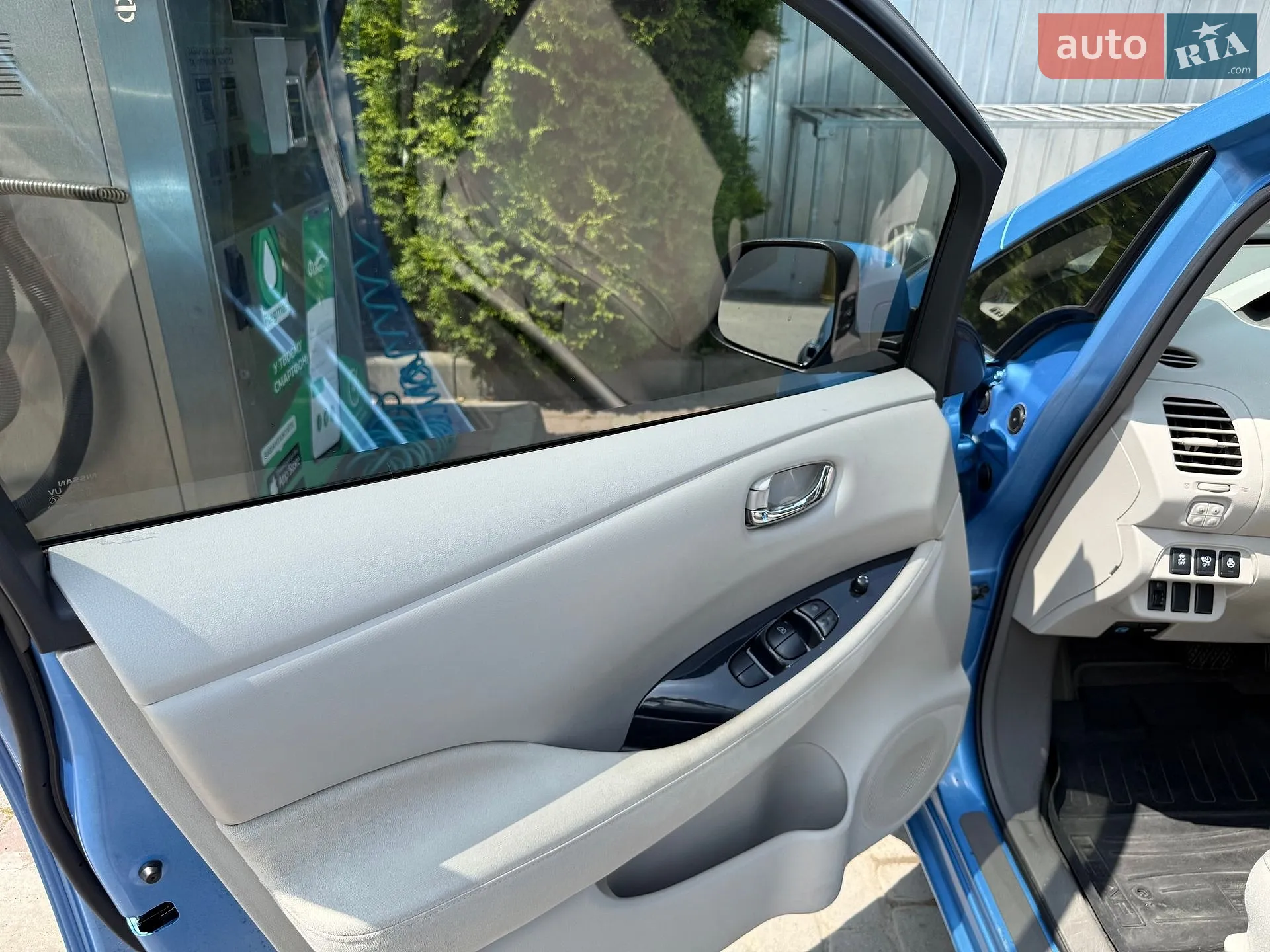 2012 Nissan Leaf - мініатюра 13