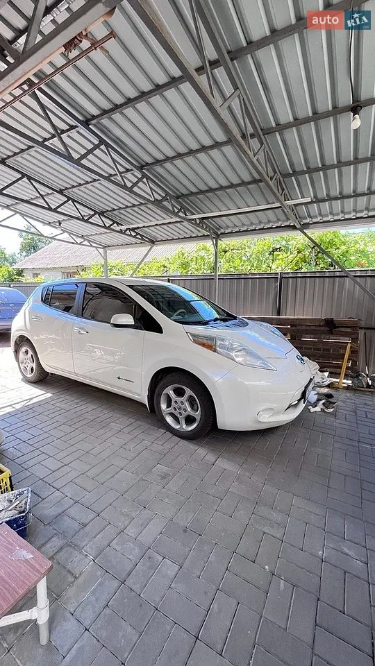 2014 Nissan Leaf - мініатюра 11