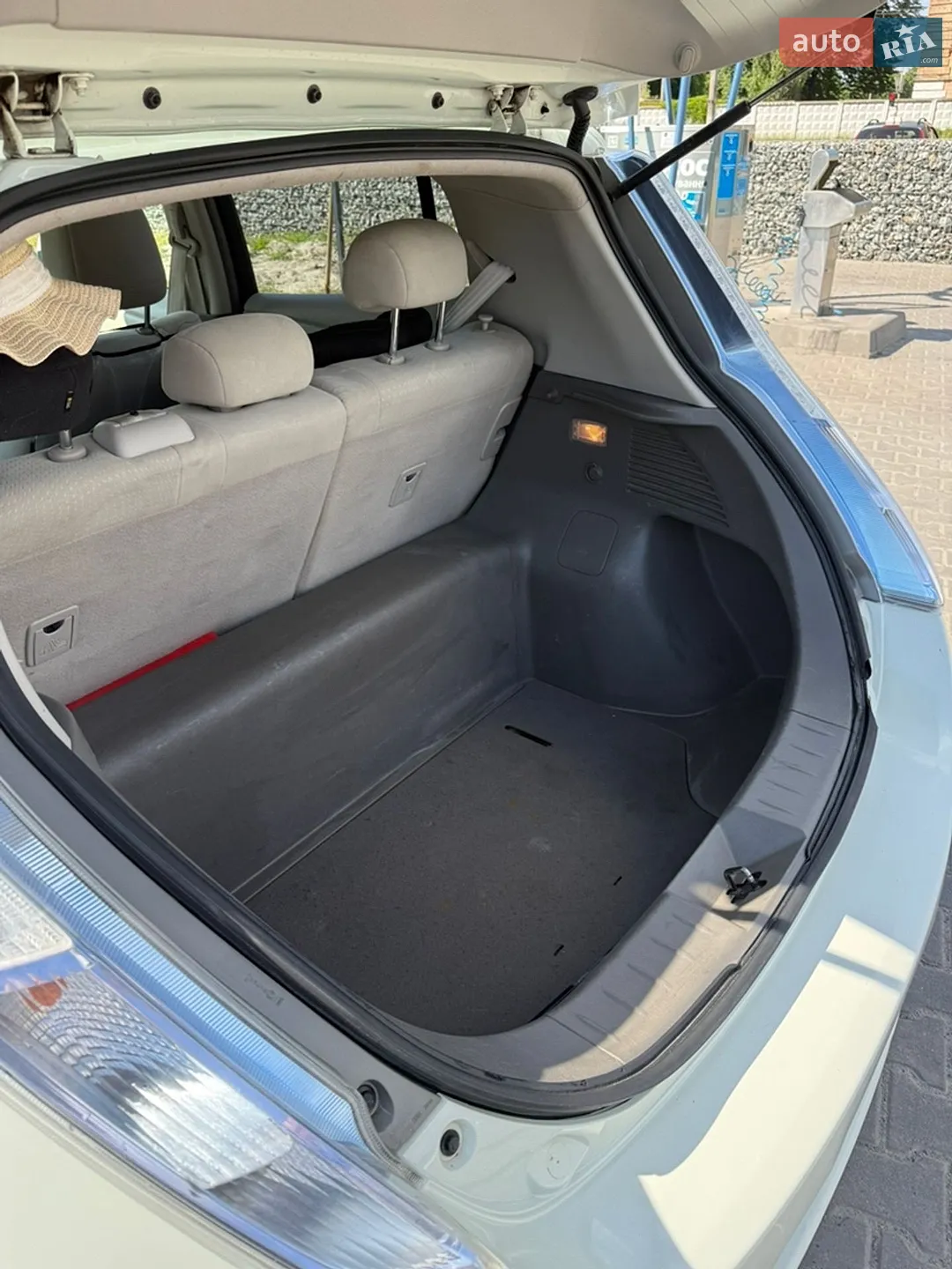2010 Nissan Leaf - мініатюра 16