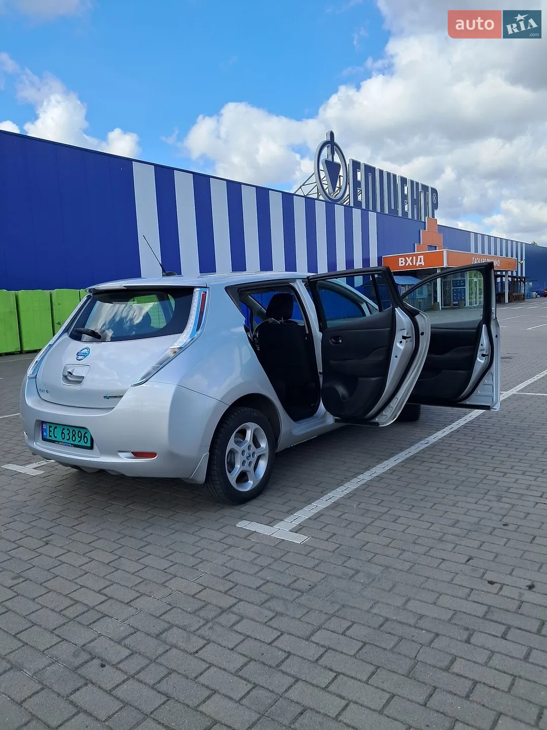 2014 Nissan Leaf - мініатюра 4
