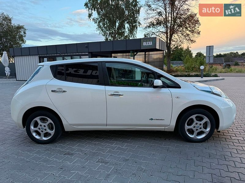Хэтчбек Nissan Leaf 2014 в Владимире