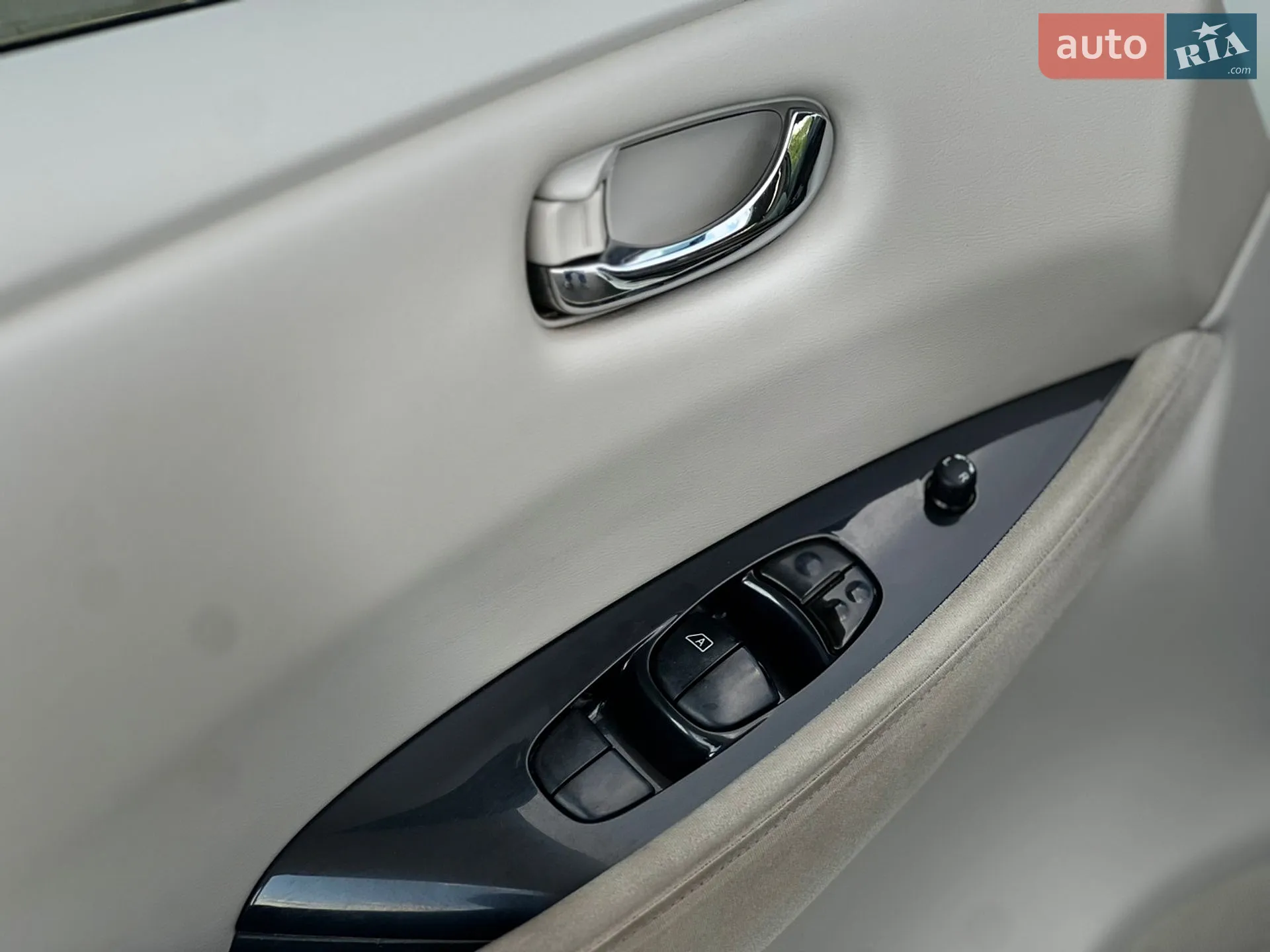 2012 Nissan Leaf - мініатюра 10
