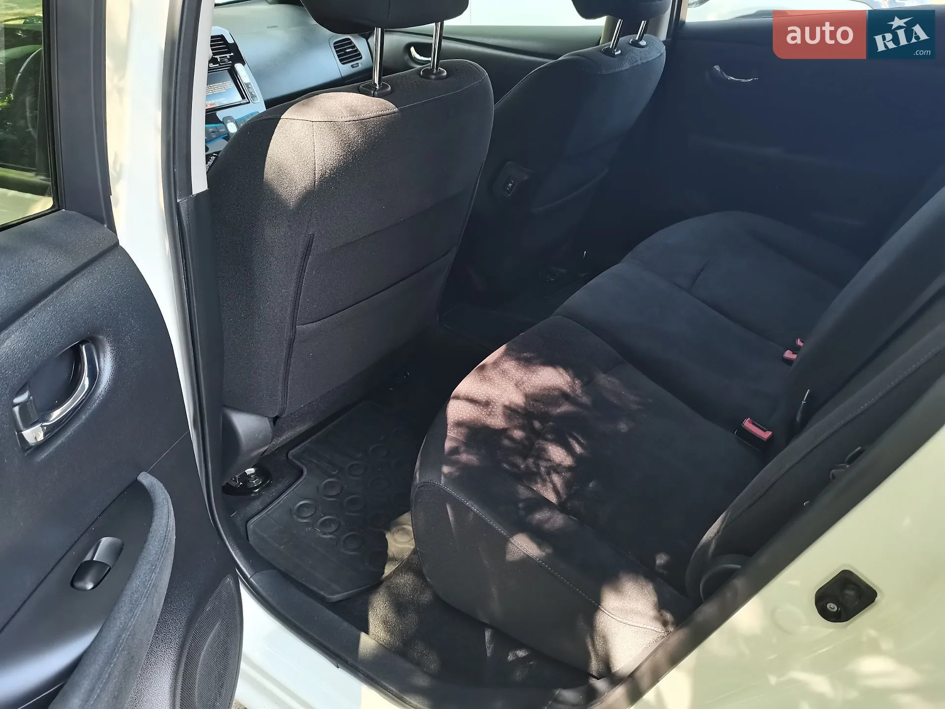 2017 Nissan Leaf - мініатюра 14