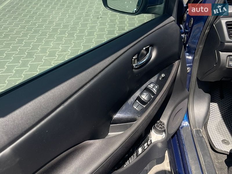 Хэтчбек Nissan Leaf 2021 в Киеве