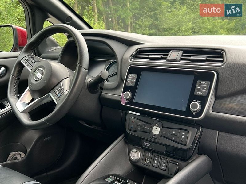 Хэтчбек Nissan Leaf 2020 в Львове