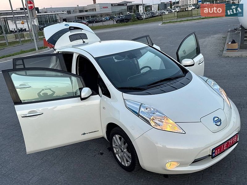 Хетчбек Nissan Leaf 2014 в Львові