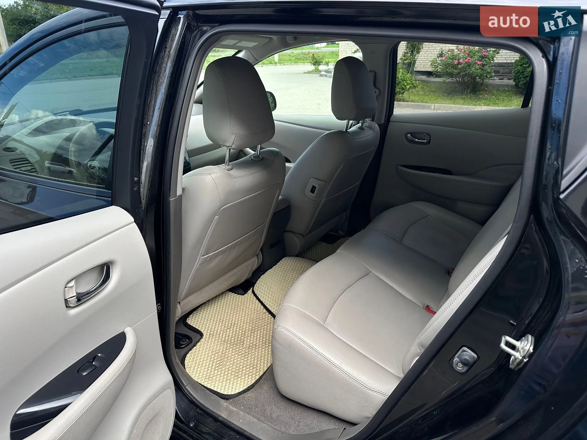 2012 Nissan Leaf - мініатюра 13