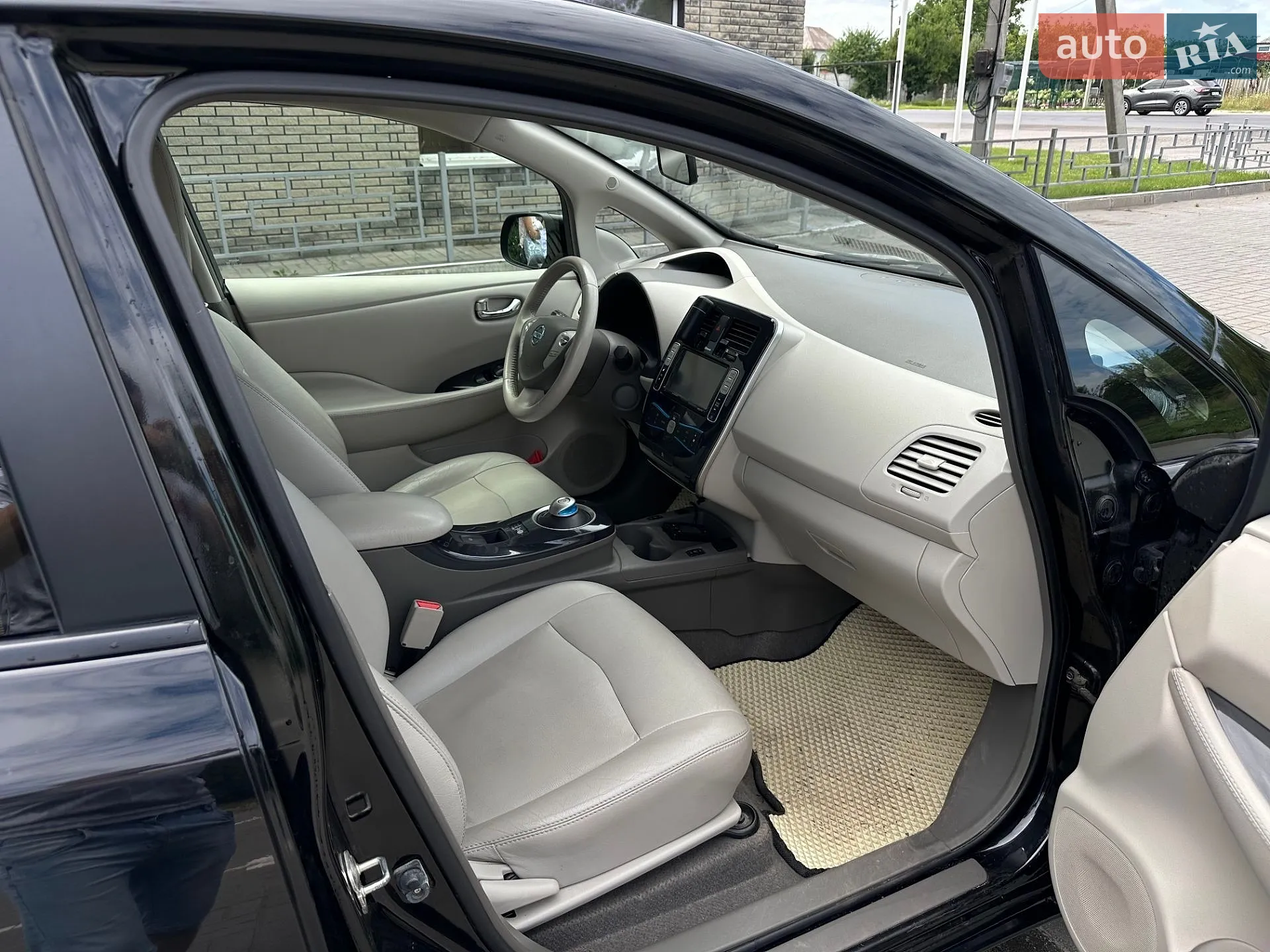 2012 Nissan Leaf - мініатюра 15