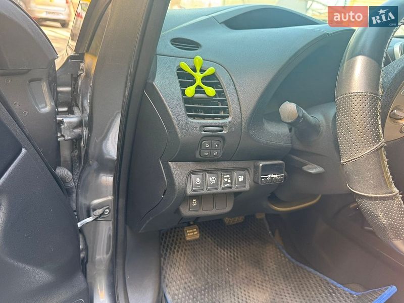 Хэтчбек Nissan Leaf 2015 в Житомире