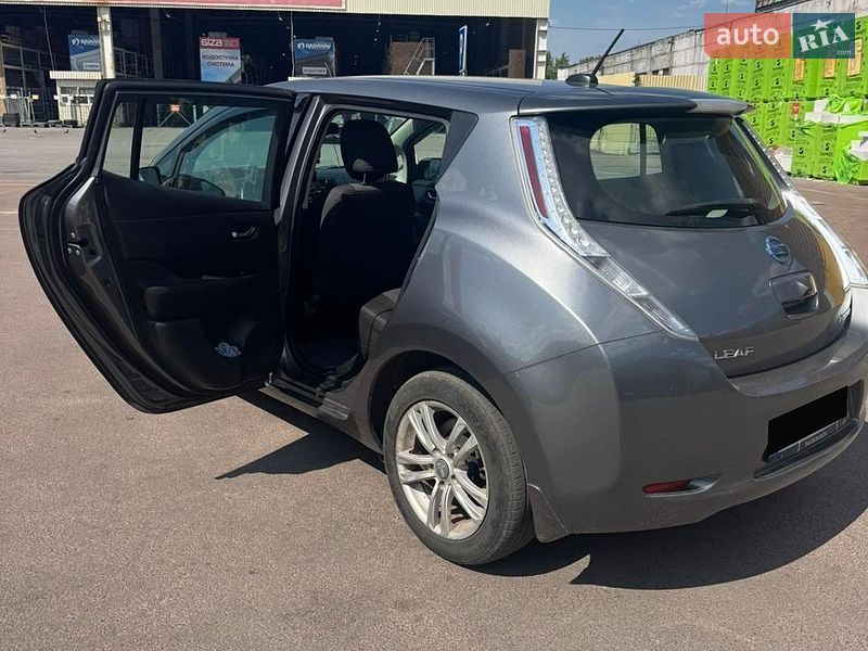 Хэтчбек Nissan Leaf 2015 в Житомире
