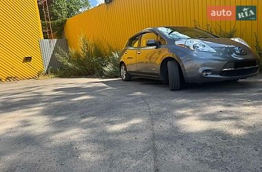 Хэтчбек Nissan Leaf 2015 в Житомире