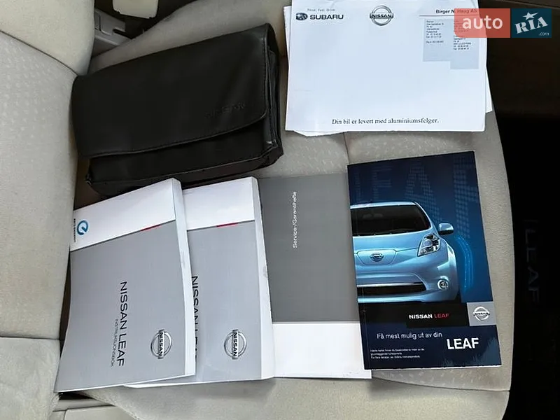 Хетчбек Nissan Leaf 2013 в Звягелі документ