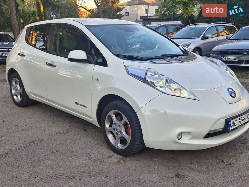 Хэтчбек Nissan Leaf 2012 в Красилове фото 3 Хэтчбек Nissan Leaf 2012 в Красилове