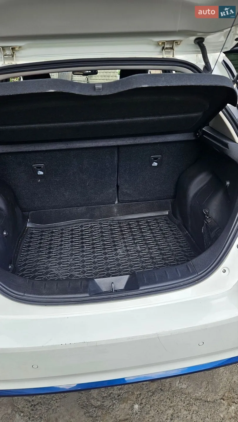 2019 Nissan Leaf - мініатюра 12