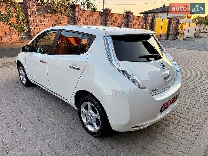 Хэтчбек Nissan Leaf 2013 в Ровно