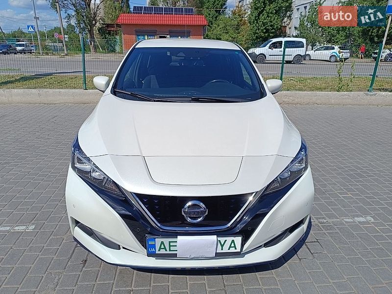 Хетчбек Nissan Leaf 2020 в Дніпрі