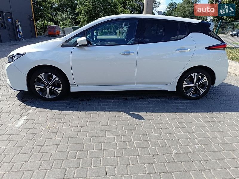 Хетчбек Nissan Leaf 2020 в Дніпрі
