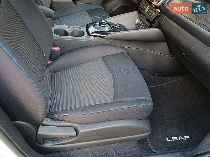 Хетчбек Nissan Leaf 2020 в Дніпрі