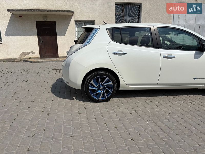 Хетчбек Nissan Leaf 2015 в Борщеві фото 6 Хетчбек Nissan Leaf 2015 в Борщеві