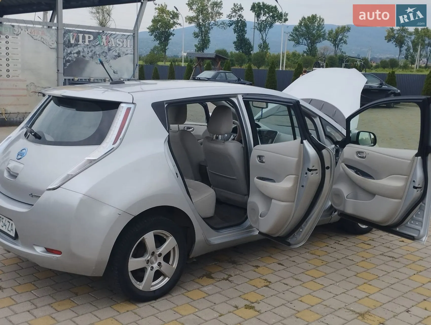 2011 Nissan Leaf - мініатюра 10