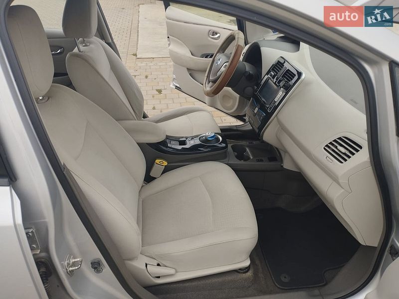 Хэтчбек Nissan Leaf 2011 в Иршаве фото 14 Хэтчбек Nissan Leaf 2011 в Иршаве