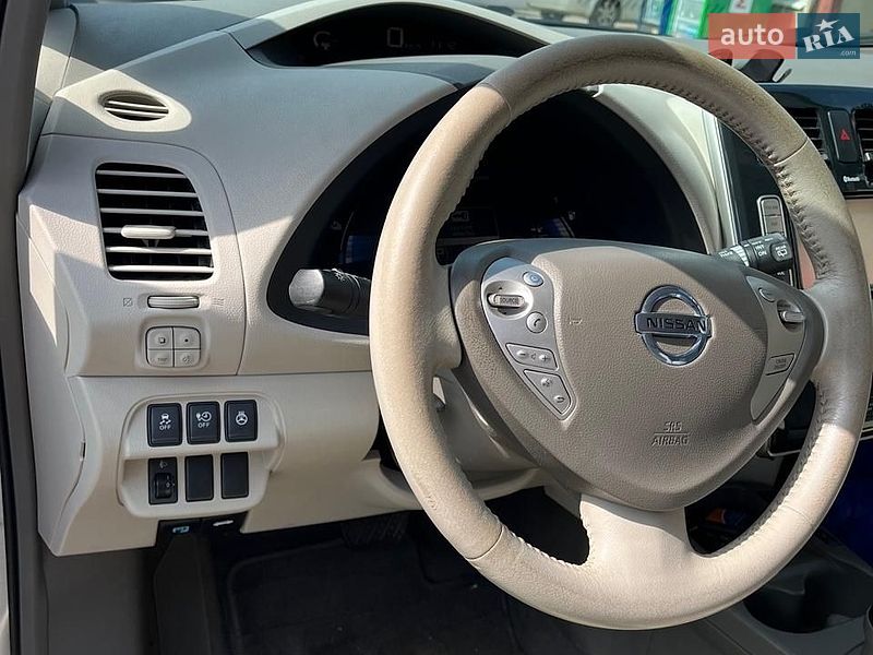 Хетчбек Nissan Leaf 2012 в Старокостянтинові