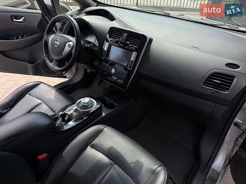 Хэтчбек Nissan Leaf 2016 в Киеве