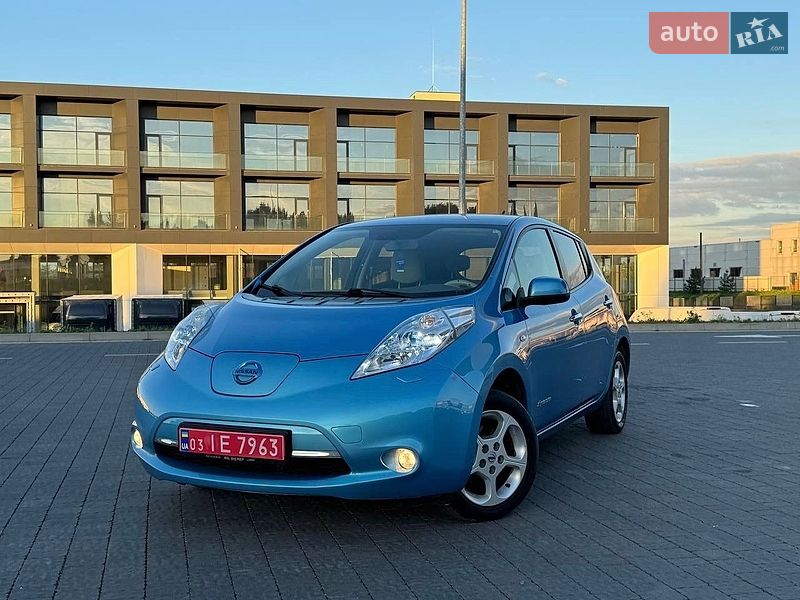 Хэтчбек Nissan Leaf 2013 в Львове